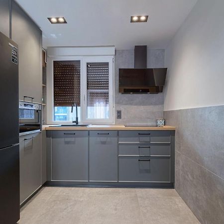 Vivienda Turistica De Diseno Elegante Apartment Bilbao Luaran gambar