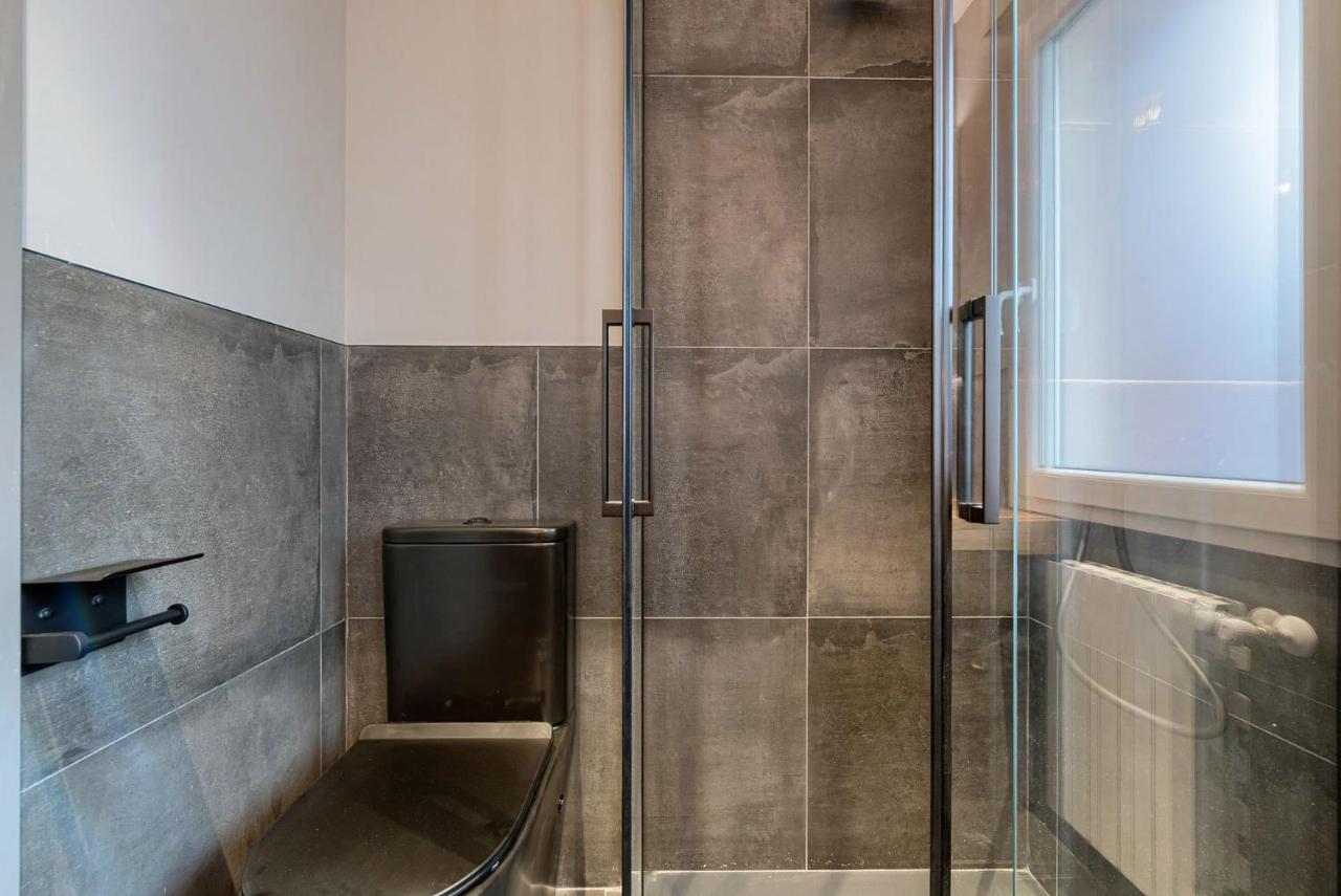 Vivienda Turistica De Diseno Elegante Apartment Bilbao Luaran gambar